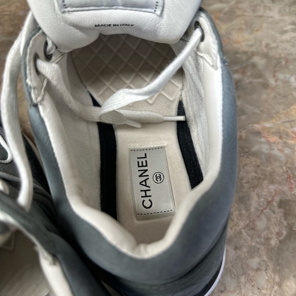 Chanel 2023 interlocking CC logo sneakers size 39 - Picture 6 of 12